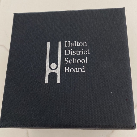 NWOT HDSB Ladies Watch - Picture 4 of 8